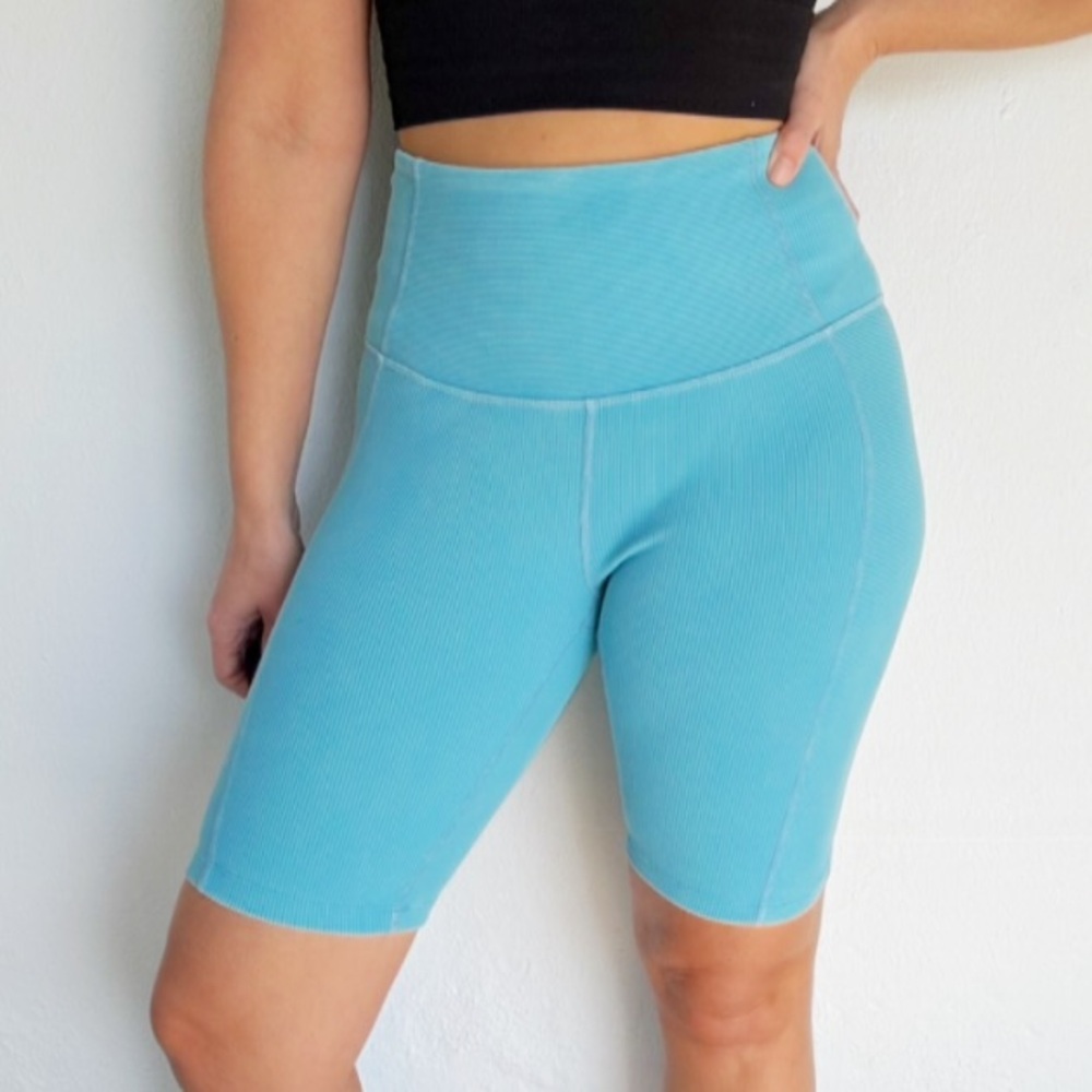 Zella bright blue high rise ribbed stretch hidden pocket bike shorts size small